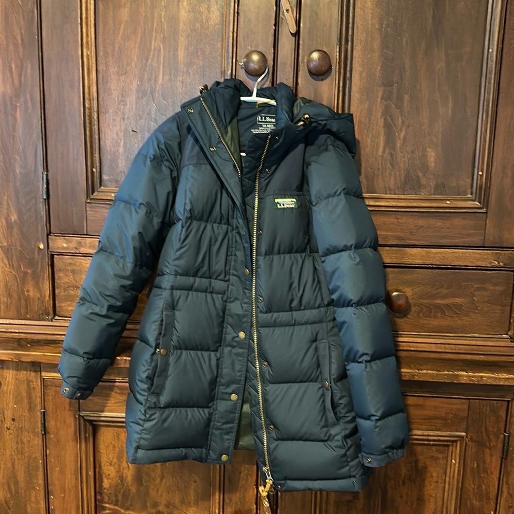 LL BEAN mountain classic down parka XS